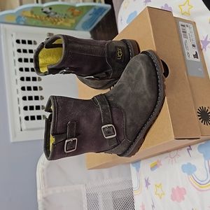 Ugg shoes toddler Harwell size 8